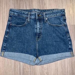 Target • 8/29R • High-Rise Shorts